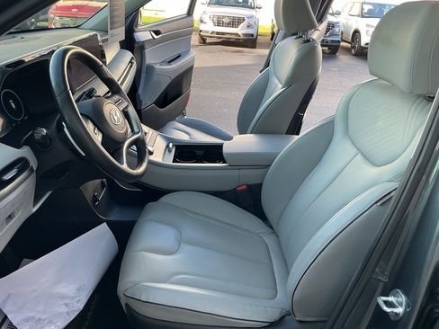 Used 2023 Hyundai Palisade SEL w/ Premium Package image 11