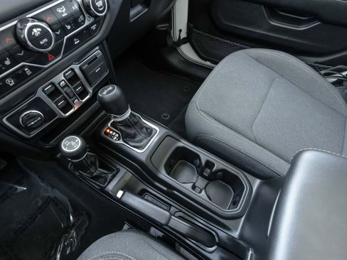 Used 2024 Jeep Wrangler Sahara image 11