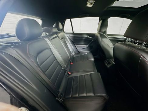 Used 2018 Volkswagen GTI SE w/ SE Leather Package image 27