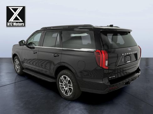 Used 2025 Ford Expedition Active AWD/4WD image 4