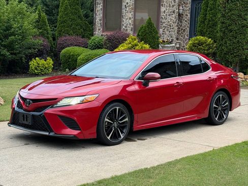 Used 2019 Toyota Camry XSE FWD image 1