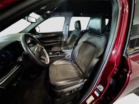 Used 2022 Jeep Grand Cherokee L Laredo RWD image 2