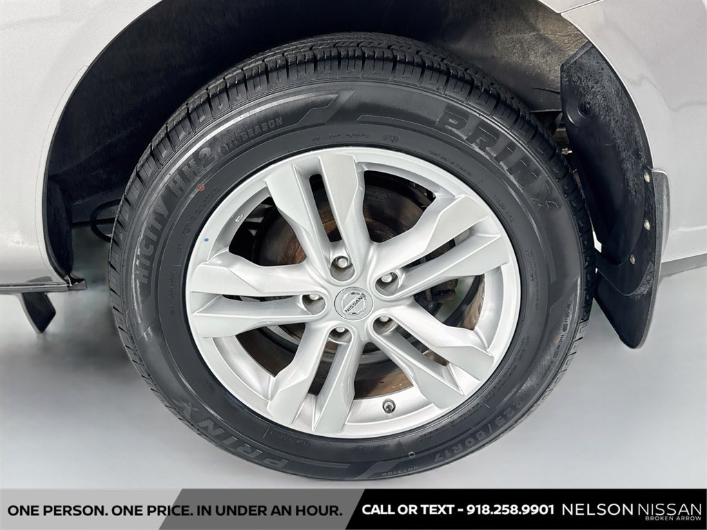 Used 2013 Nissan Rogue SV w/ Premium Pkg AWD/4WD image 30