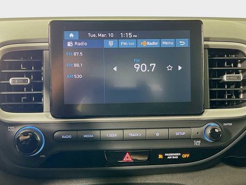 New 2026 Hyundai Venue SE image 9