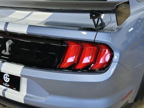 Used 2022 Ford Mustang Shelby GT500 w/ Carbon Fiber Track Pack RWD image 20