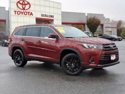 Used 2019 Toyota Highlander SE