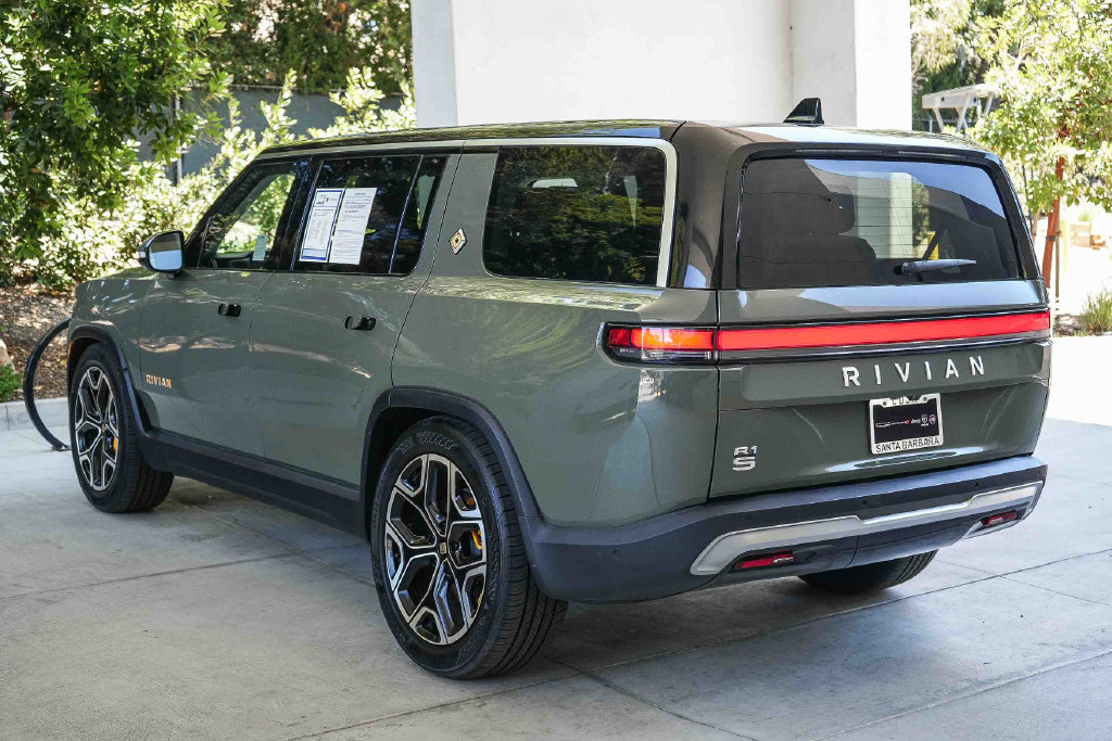 Used 2024 Rivian R1S Launch Edition Quad AWD/4WD image 4