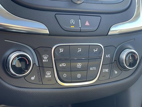 Used 2024 Chevrolet Equinox LT image 22