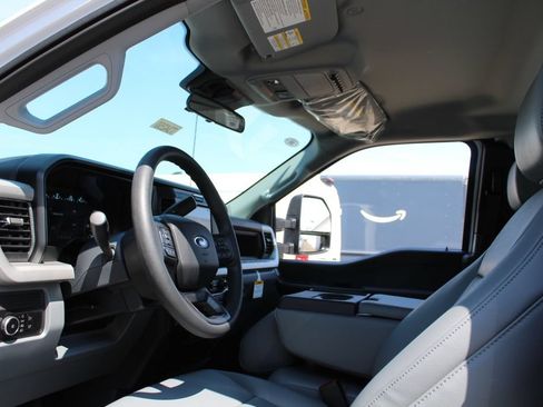 New 2026 Ford F250 XL w/ XL Chrome Package AWD/4WD image 13