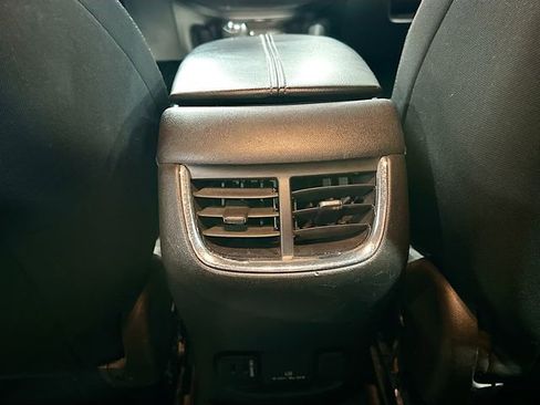 Used 2016 Chevrolet Malibu LT image 25