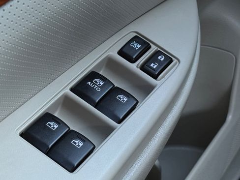 Used 2014 Subaru Outback 2.5i Limited image 19