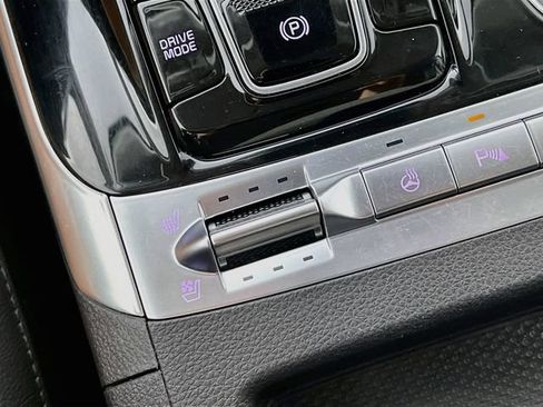 Used 2023 Kia Carnival SX Prestige FWD image 36