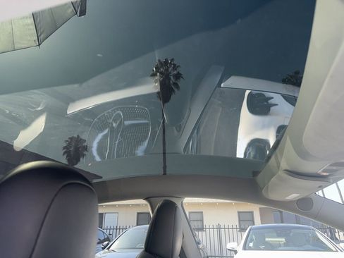 Used 2024 Tesla Model Y Long Range image 18