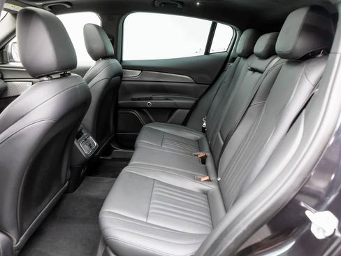 Used 2023 Maserati Grecale GT image 12