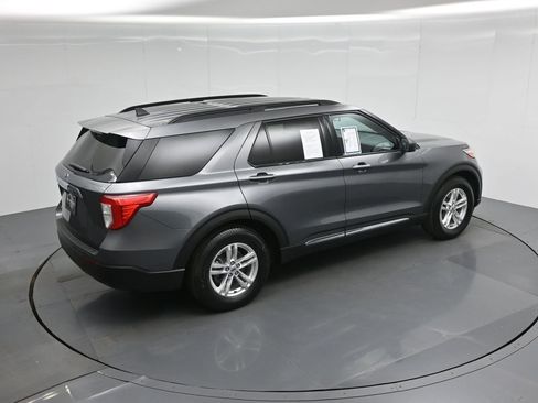 Certified 2022 Ford Explorer XLT image 45