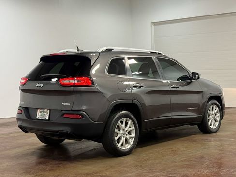Used 2014 Jeep Cherokee Latitude FWD image 24