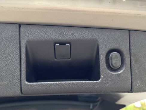 Used 2018 Chevrolet Tahoe LT AWD/4WD image 19
