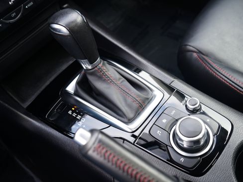 Used 2016 MAZDA MAZDA3 i Grand Touring image 22