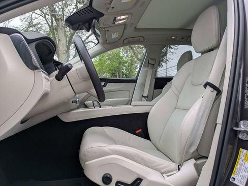 Certified 2024 Volvo XC60 B5 Plus w/ Protection Package Premier AWD/4WD image 2