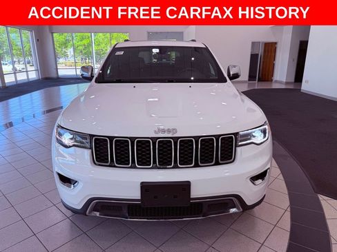 Used 2019 Jeep Grand Cherokee Limited w/ Luxury Group II image 2
