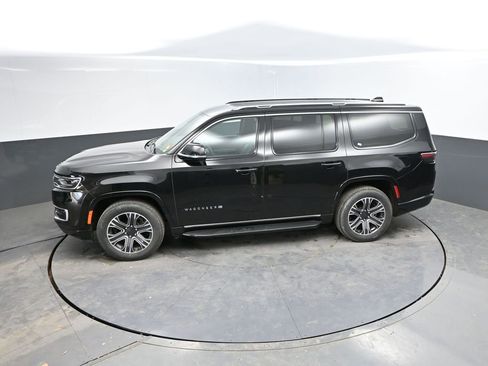 Used 2024 Jeep Wagoneer Series II w/ Flexible Seating Group AWD/4WD image 26