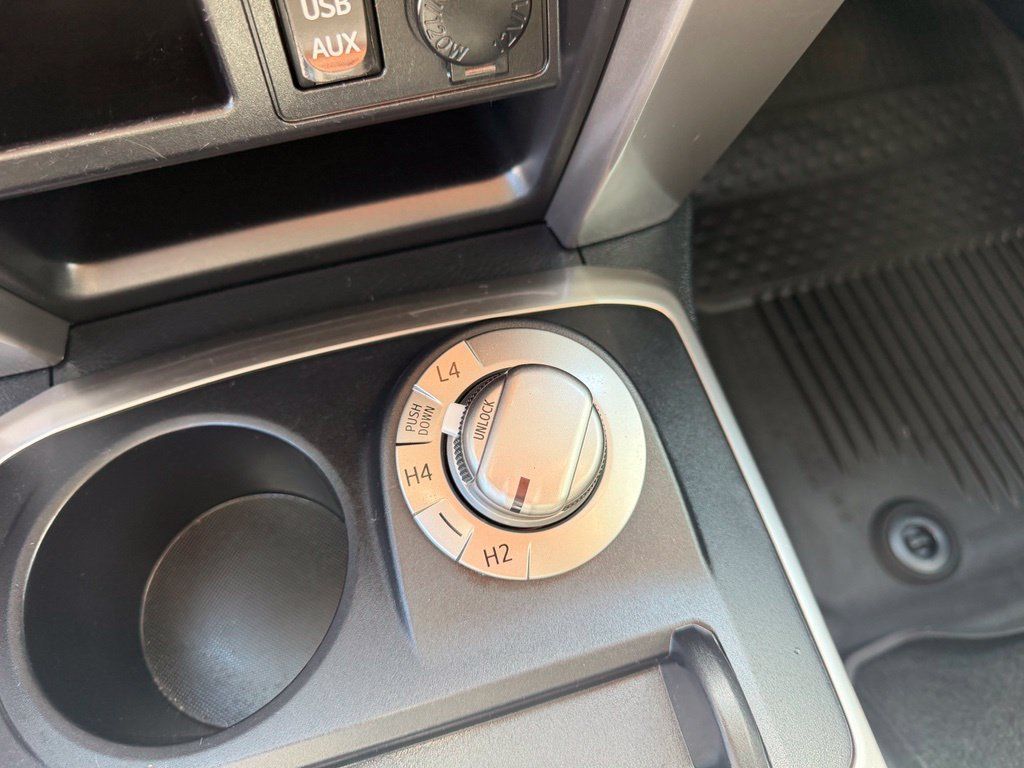 Used 2018 Toyota 4Runner SR5 AWD/4WD image 23
