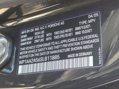 Used 2025 Porsche Macan image 38