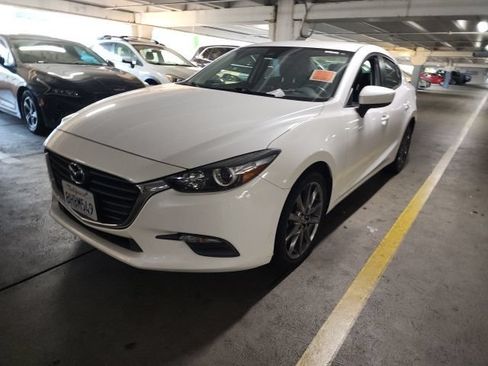 Used 2018 MAZDA MAZDA3 Touring FWD image 5