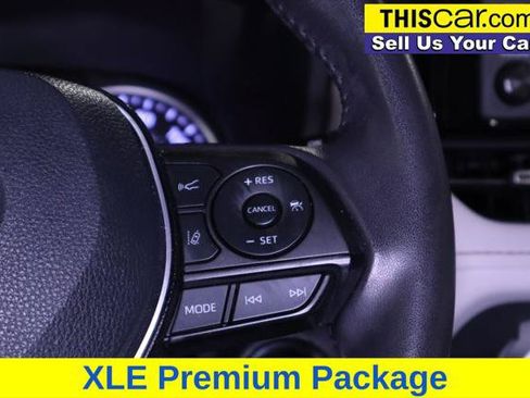 Used 2019 Toyota RAV4 XLE Premium FWD image 17