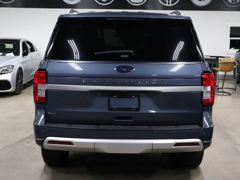 Used 2023 Ford Expedition XLT image 4