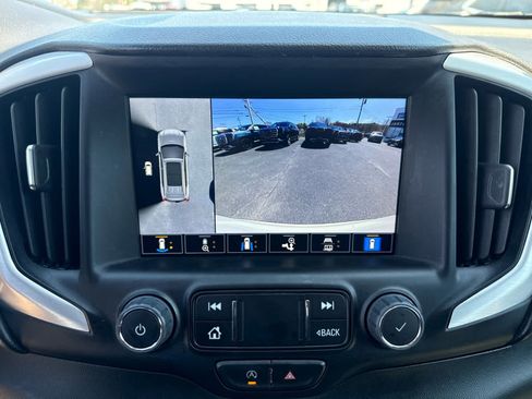 Used 2022 GMC Terrain SLT w/ Tech Package AWD/4WD image 18