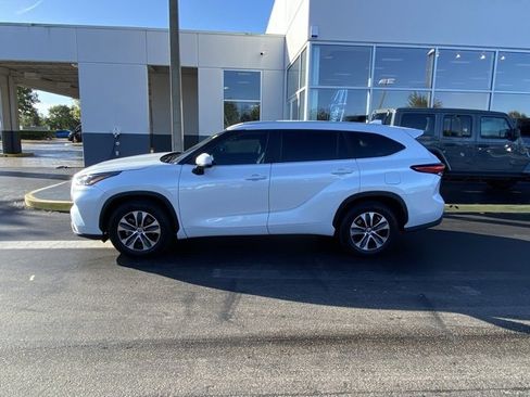 Used 2023 Toyota Highlander XSE image 5