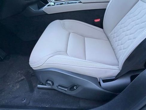New 2026 Volvo XC90 B6 Plus w/ Protection Package Premier image 10