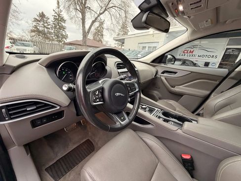 Used 2017 Jaguar F-PACE R-Sport AWD/4WD image 9