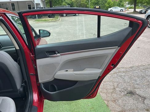 Used 2019 Hyundai Elantra Value Edition FWD image 19