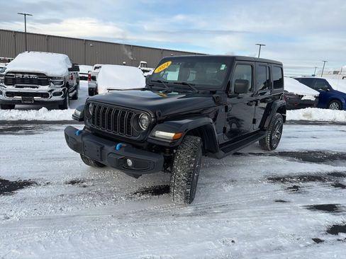 Used 2024 Jeep Wrangler Unlimited w/ Convenience Group image 4