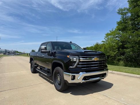 New 2026 Chevrolet Silverado 2500 LTZ w/ LTZ Convenience Package AWD/4WD image 1