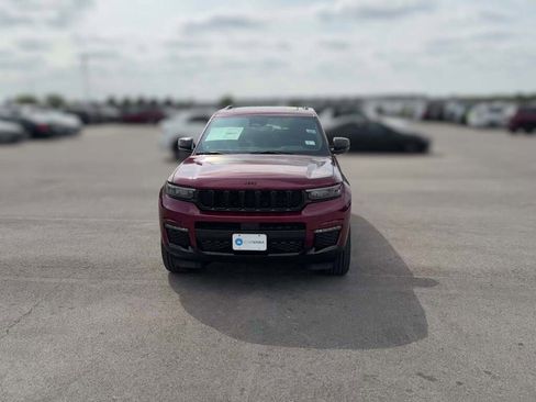 New 2025 Jeep Grand Cherokee L Limited w/ Black Appearance Package image 2