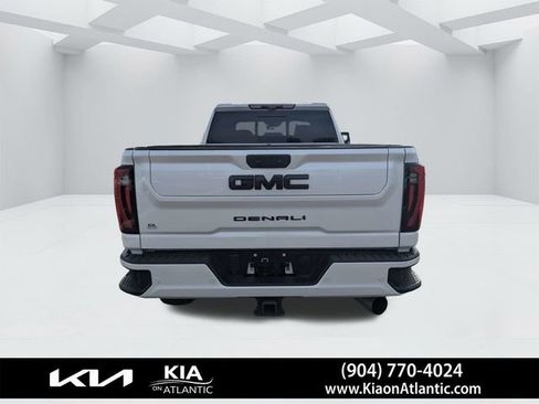 Used 2024 GMC Sierra 2500 Denali Ultimate image 4