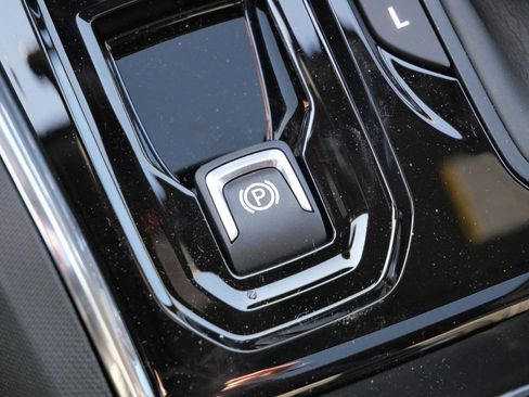 New 2026 GMC Canyon Elevation w/ Convenience Package image 49