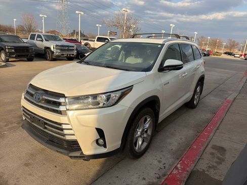 Used 2019 Toyota Highlander Limited image 1