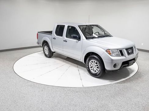 Used 2016 Nissan Frontier SV image 24