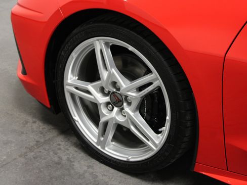 Used 2025 Chevrolet Corvette Stingray Coupe w/ 1LT RWD image 10