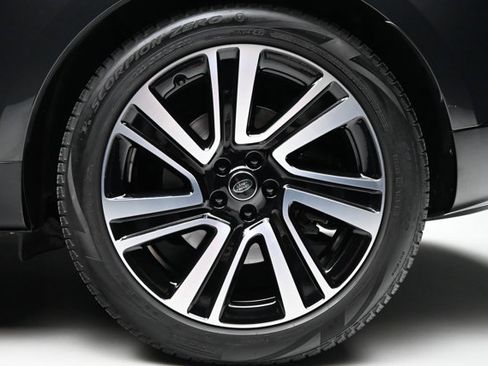 Used 2023 Land Rover Range Rover SE image 36