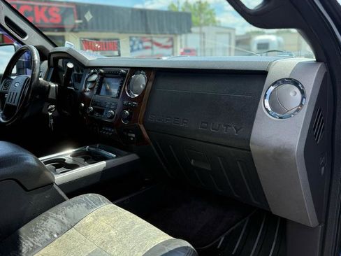 Used 2011 Ford F250 Lariat w/ FX4 Off Road Pkg AWD/4WD image 9