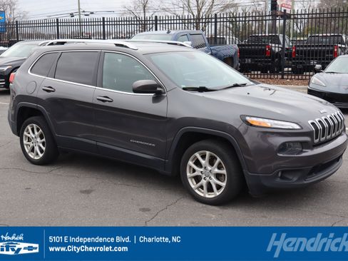 Used 2015 Jeep Cherokee Latitude w/ Cold Weather Group image 1