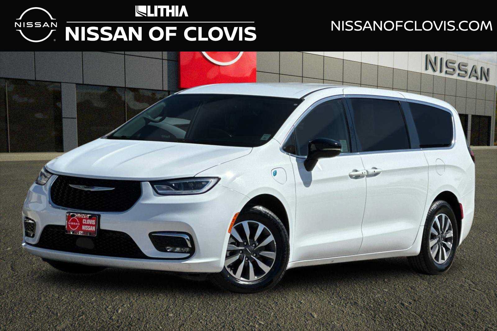 Used 2024 Chrysler Pacifica Limited FWD image 1
