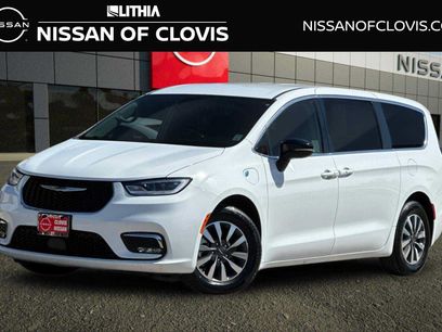 Used 2024 Chrysler Pacifica Limited