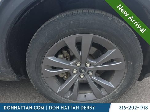 Used 2023 Ford Explorer XLT w/ Equipment Group 202A AWD/4WD image 11