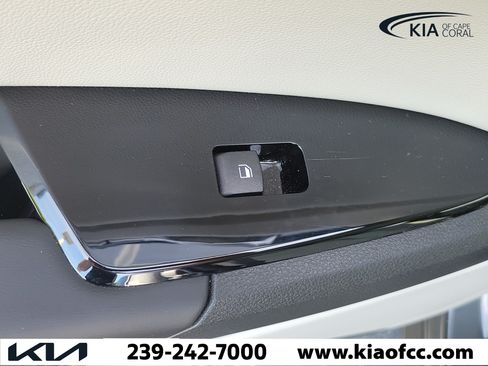 Certified 2024 Kia Sportage EX FWD image 15